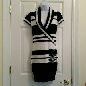 Say what black/white dress S